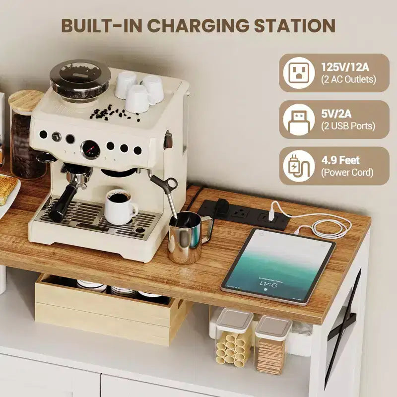 Mobile buffet da fattoria da 47" con presa di corrente integrata, 2 ante scorrevoli e 3 cassetti, bianco antico