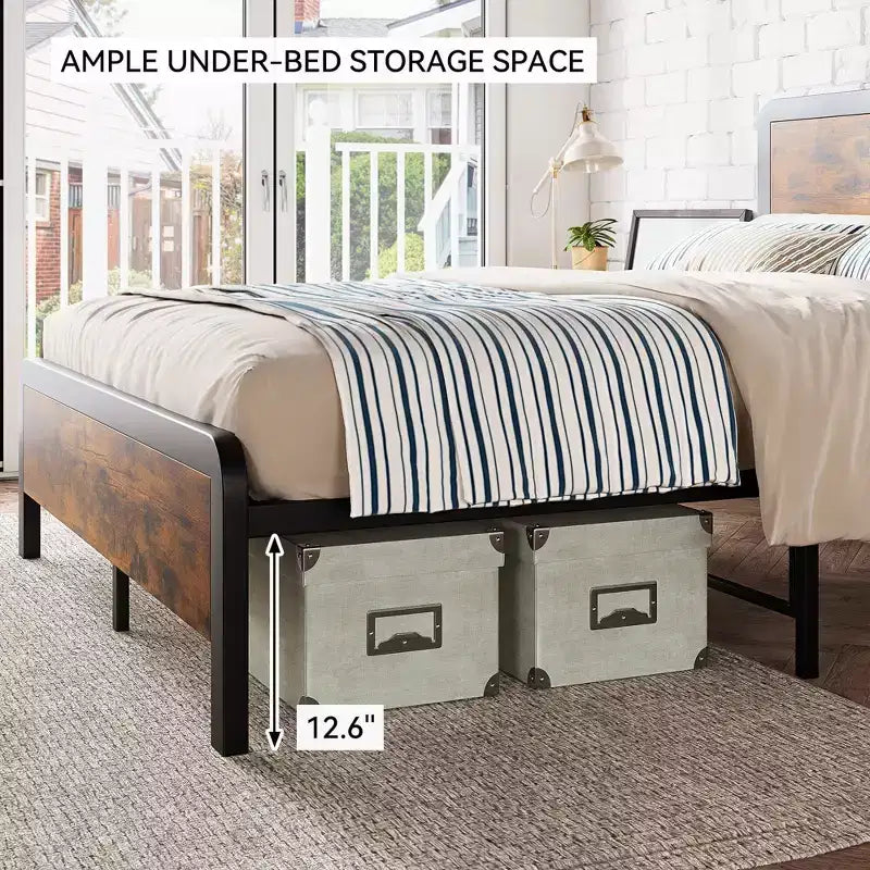 Base letto matrimoniale (Queen Size) in metallo con testiera in legno rustico e piattaforma